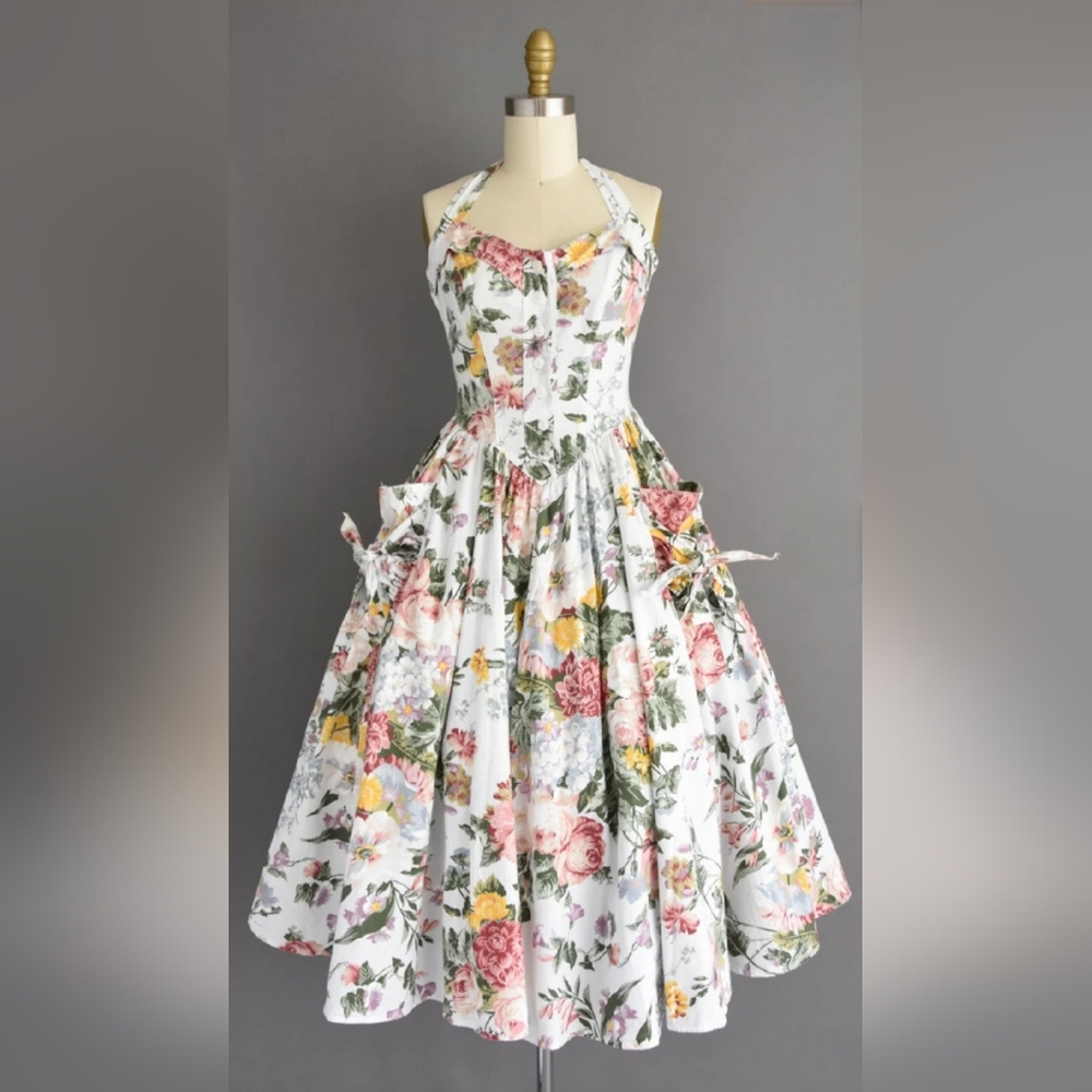 Vintage 1950s Inspired floral dress